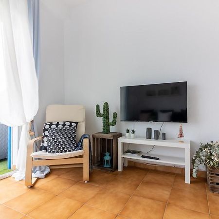 Sea & Wave Pedregalejo Beach Apartment Málaga Exteriör bild