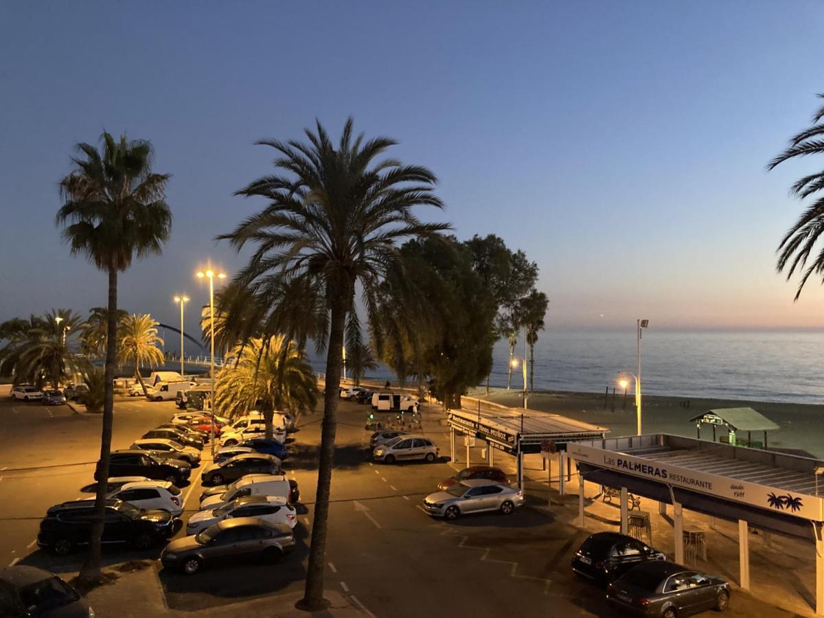 Sea & Wave Pedregalejo Beach Apartment Málaga Exteriör bild