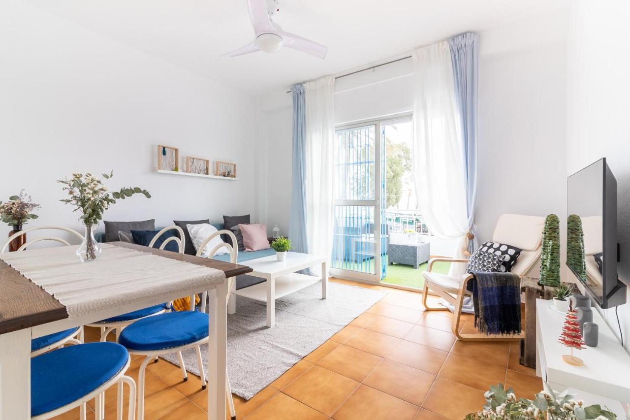 Sea & Wave Pedregalejo Beach Apartment Málaga Exteriör bild